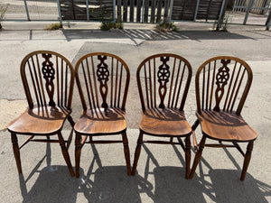 This charming set of oak wheelback chairs are sturdy and well-maintained. While they show some signs of use, the marks are minor and do not detract from their overall good condition.

Overall Dimensions

approx : 37cm wide x 39cm deep x 90cm high

DELIVERY AVAILABLE      

HAVE THIS PAINTED A COLOUR OF YOUR CHOICE FOR AN EXTRA £120 OR HAVE IT COMPLETELY STRIPPED BACK FOR JUST £130    

For our other items see our website https://fossewayfurniture.co.uk

collection from our shop at cv36, our collection zone 