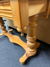 Load image into Gallery viewer, Victorian Pine Washstand
