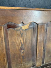 Load image into Gallery viewer, Oak Settle
