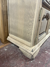 Load image into Gallery viewer, Oak Sideboard
