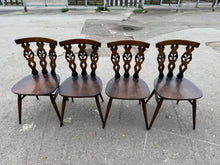 Load image into Gallery viewer, Experience the luxury and craftsmanship of Ercol with this set of Fleur De Lys dining chairs. With sturdy construction and good overall condition, these chairs offer durability and longevity. While they may show some minor wear and tear, their unparalleled design makes them an excellent addition to any home.

Overall Dimensions

approx : 41cm wide x 41cm deep x 78.5cm high

DELIVERY AVAILABLE      

For our other items see our website https://fossewayfurniture.co.uk

collection from our shop at cv36, our co
