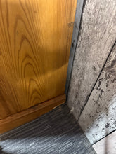 Load image into Gallery viewer, Vintage Pine Washstand
