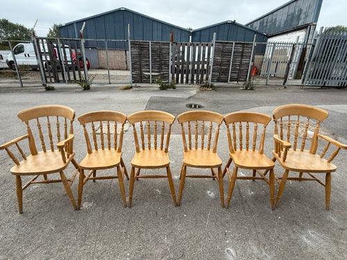 This charming set of 6 farmhouse dining chairs features 4 uprights and 2 carvers. All show light signs of use with minor scuffs and marks, but nothing significant. They’re an ideal way to complete your dining table setup with style and comfort.

Overall Dimensions

approx upright dimensions : 37cm wide x 39cm deep x 85cm high

DELIVERY AVAILABLE      

For our other items see our website https://fossewayfurniture.co.uk

collection from our shop at cv36, our collection zone at bs36 or otherwise delivery is a