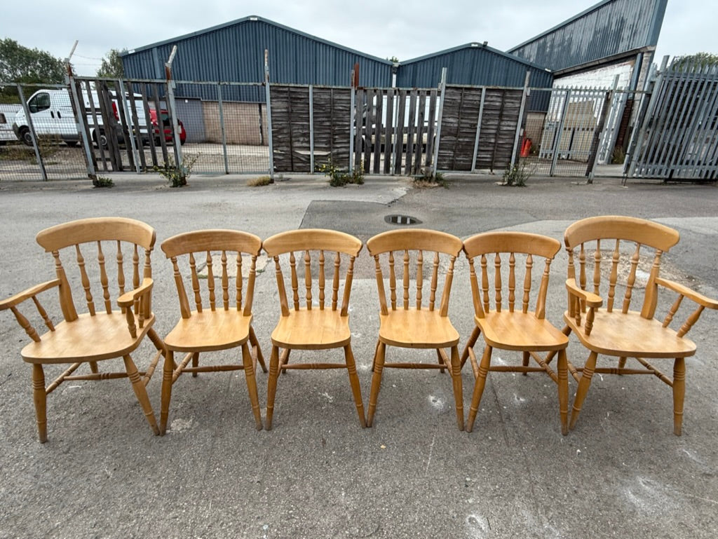 This charming set of 6 farmhouse dining chairs features 4 uprights and 2 carvers. All show light signs of use with minor scuffs and marks, but nothing significant. They’re an ideal way to complete your dining table setup with style and comfort.

Overall Dimensions

approx upright dimensions : 37cm wide x 39cm deep x 85cm high

DELIVERY AVAILABLE      

For our other items see our website https://fossewayfurniture.co.uk

collection from our shop at cv36, our collection zone at bs36 or otherwise delivery is a