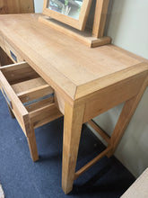 Load image into Gallery viewer, Oak Dressing Table Set
