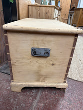 Load image into Gallery viewer, Stripped Blanket Box

