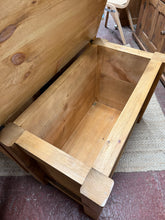 Load image into Gallery viewer, Planked Blanket Box
