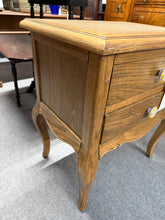 Load image into Gallery viewer, Lamp Table
