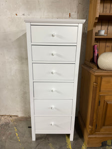 With a narrow frame that makes it well-suited in smaller bedrooms, this tallboy chest is made from high-quality timbers and available in a choice of crisp, painted finishes. Six drawers provide plenty of storage space for your essentials. Unfortunatley there is damage to the top corner and a small crack to the leg but this does not affect its use. This RRP's at £249.

Overall Dimensions

55cm wide x 44cm deep x 137cm high

DELIVERY AVAILABLE      

For our other items see our website https://fossewayfurnitu