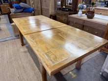 Load image into Gallery viewer, Barker &amp; Stonehouse Extendable Table
