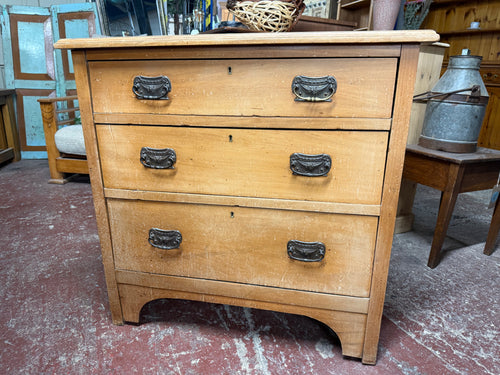 This beautiful Victorian satinwood chest of drawers is solidly built and generally well-preserved. While it shows some minor signs of use, the marks aren't too bad. Previously, it featured a superstructure, which is why there are small holes on the top. It offers ample storage with three long drawers, each crafted with dovetail joints for durability.

Overall Dimensions

84cm wide x 46.5cm deep x 82cm high

DELIVERY AVAILABLE      

For our other items see our website https://fossewayfurniture.co.uk

collec