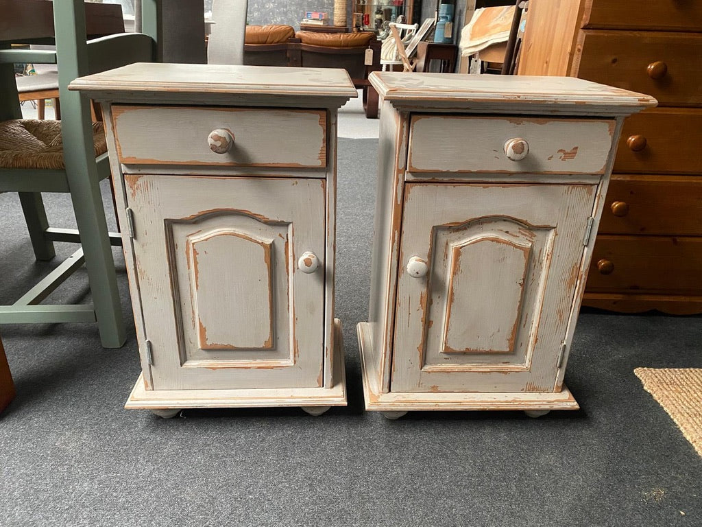 2 x Distressed Bedsides