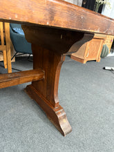 Load image into Gallery viewer, Solid Oak Table
