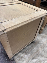 Load image into Gallery viewer, Stripped Oak Blanket Box
