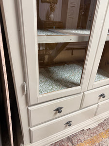 Wardrobe / Cupboard