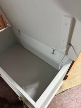Load image into Gallery viewer, Two Tone Blanket Box
