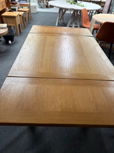 Load image into Gallery viewer, Oak Extendable Table
