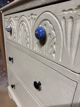 Load image into Gallery viewer, Oak Chest Of Drawers

