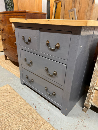 This beautiful rustic chunky pine chest of drawers is sturdy and generally well maintained. It has been finished in a gloss grey paint by the previous owners, though it may need a little refresh or a new coat. It features two smaller drawers on top of two larger ones, providing plenty of storage space.

Overall Dimensions

91cm wide x 51cm deep x 91cm high

DELIVERY AVAILABLE      

For our other items see our website https://fossewayfurniture.co.uk

collection from our shop at cv36, our collection zone at 