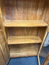 Load image into Gallery viewer, Linen Press / Larder
