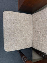 Load image into Gallery viewer, Office Chair
