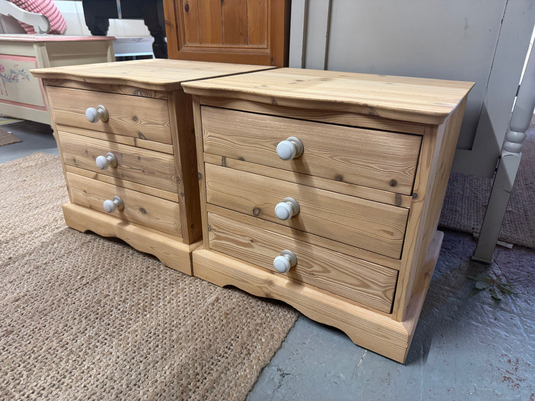 This charming pair of solid pine bedside tables have been fully stripped to reveal the natural wood, perfect for adding a protective wax finish if desired. Each bedside features three drawers with dovetail joints, offering ample storage with style.

Overall Dimensions

48cm wide x 43cm deep x 45cm high

DELIVERY AVAILABLE      

For our other items see our website https://fossewayfurniture.co.uk

collection from our shop at CV36 4QZ or purchase online for delivery.
