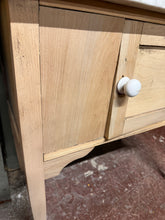 Load image into Gallery viewer, Stripped Washstand
