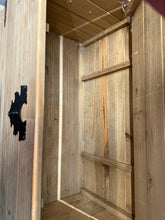 Load image into Gallery viewer, Pine Blanket Box
