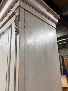 Distressed Gentlemans Wardrobe