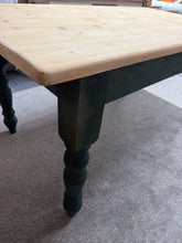 Load image into Gallery viewer, &#39;Oxford Green&#39; Pine Table
