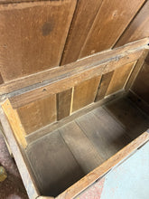 Load image into Gallery viewer, Oak Coffer
