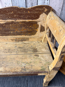 Distressed Settle