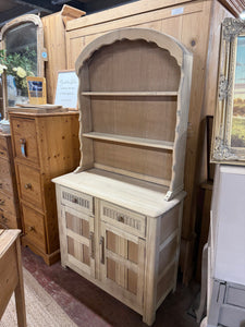 This charming oak dresser has been fully stripped to its pure, natural finish, and a wax coating could help keep it protected. It features plenty of storage space with two shelves on top, two dovetail jointed drawers, and a double cupboard at the base.

Overall Dimensions

92cm wide x 41.5cm deep x 173cm high

DELIVERY AVAILABLE      

For our other items see our website https://fossewayfurniture.co.uk

collection from our shop at cv36, our collection zone at bs36 or otherwise delivery is available
