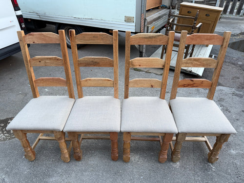 This delightful set of four hardwood dining chairs are sturdy and well-maintained. While they are pre-loved and show a few minor marks, there’s nothing significant. They’ll make a wonderful addition to your dining area.

Overall Dimensions

approx : 46cm wide x 47cm deep x 110cm high

DELIVERY AVAILABLE      

For our other items see our website https://fossewayfurniture.co.uk

collection from our shop at CV36 4QZ or purchase online for delivery.
