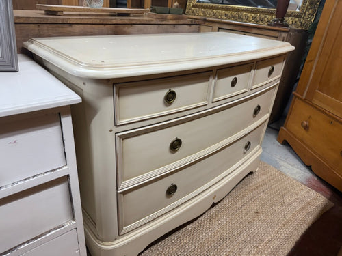 This charming French-style chest of drawers is sturdy and generally well-preserved. It shows some signs of use, including a missing handle, but nothing too serious. Featuring three small dovetail-jointed drawers above two larger ones, it offers plenty of storage space.

Overall Dimensions

125cm wide x 54cm deep x 84cm high

DELIVERY AVAILABLE      

For our other items see our website https://fossewayfurniture.co.uk

collection from our shop at cv36, our collection zone at bs36 or otherwise delivery is ava