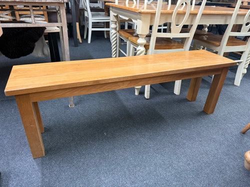 This charming solid oak dining bench is sturdy and well-made. It shows some light signs of use but remains in great shape overall. Plus, the legs can be detached, making it easy to move around.

Delivery Available

Overall Dimensions

140cm wide x 32cm deep x 45cm high
\