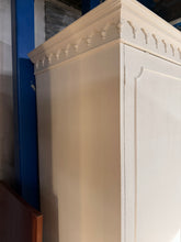 Load image into Gallery viewer, Linen Press
