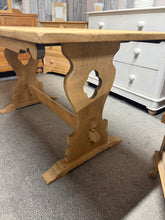 Load image into Gallery viewer, Stripped Oak Table
