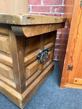 Load image into Gallery viewer, Spanish Blanket Box
