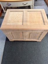 Load image into Gallery viewer, Stripped Oak Blanket Box
