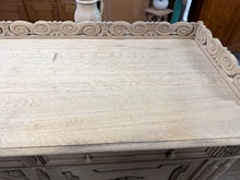 Load image into Gallery viewer, Large Solid Oak Sideboard
