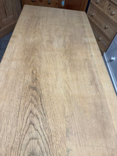 Load image into Gallery viewer, Stripped Oak Table
