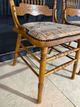 Load image into Gallery viewer, 2 x American Pine Chairs
