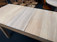 Load image into Gallery viewer, Oak Extendable Table
