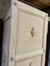 Load image into Gallery viewer, Large Stripped Blanket Box
