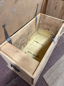 Stripped Blanket Box