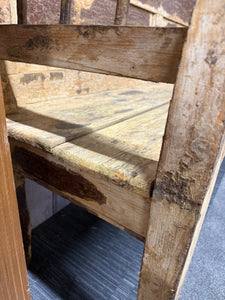 Distressed Settle