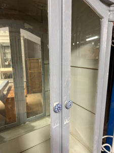 French Style Display Unit