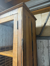 Load image into Gallery viewer, Linen Press / Larder
