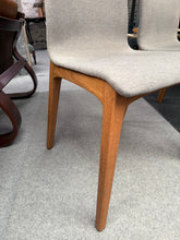 Load image into Gallery viewer, 4 x Dining Chairs
